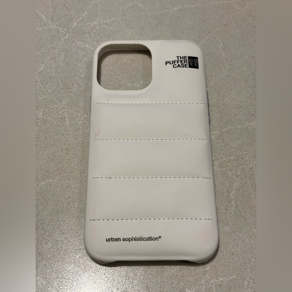White Puffer Case iPhone 15 Pro Max Urban Sophistication